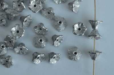 Flower Cup Silver Crystal Labrador Full 00030-27000 Czech Glass Bead x 25